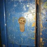 ahli kunci folding door